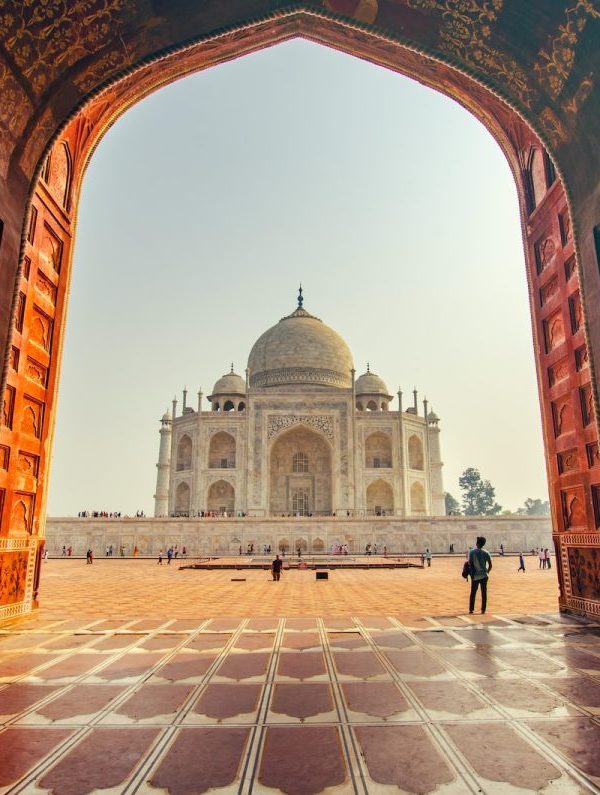 people near TAj Mahal